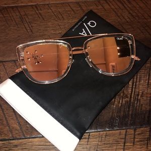 NWOT Gold Quay Sunglasses